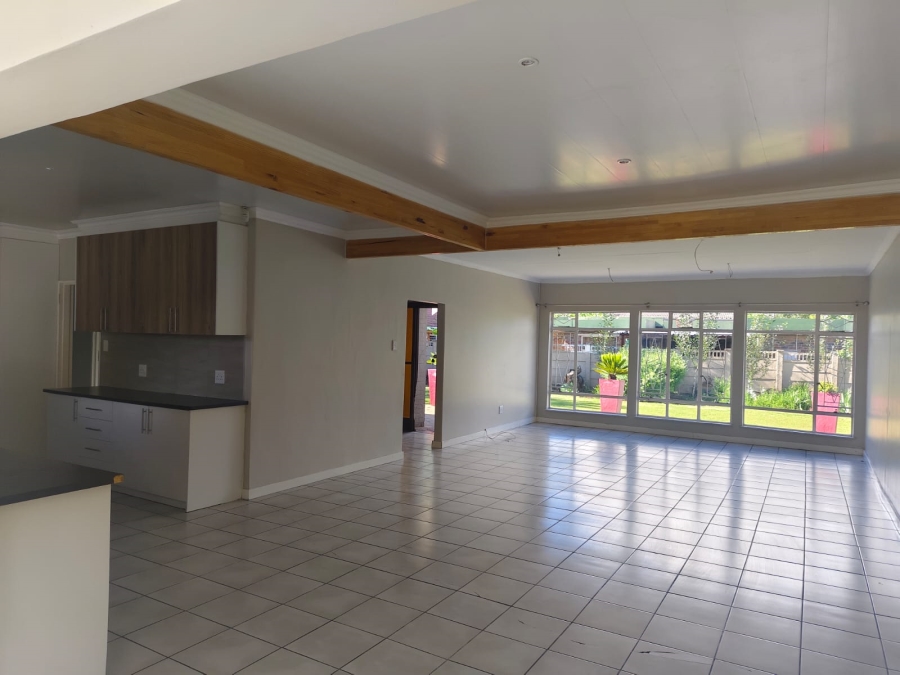 4 Bedroom Property for Sale in Fichardt Park Free State